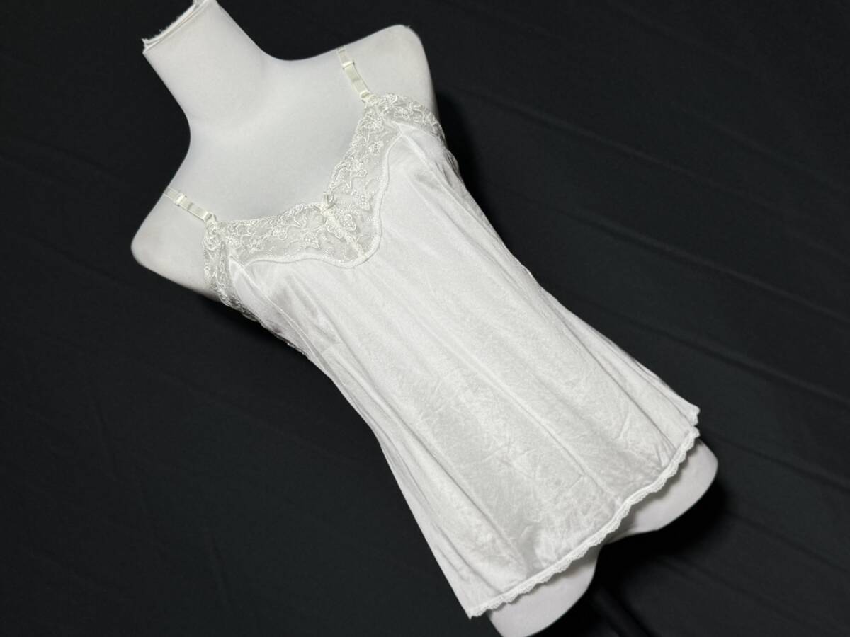 1368★B85 LECIEN ルシアン 胸周り刺繍レース ホワイト系拍卖