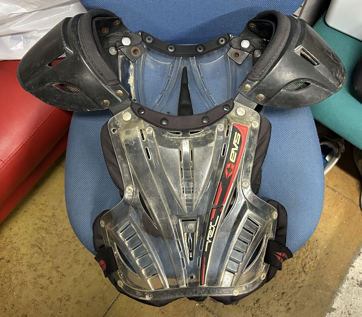 EVE VEX チェストプロテクター バイク用 サイズ不明 中古 使用感有 モトクロス 拍卖