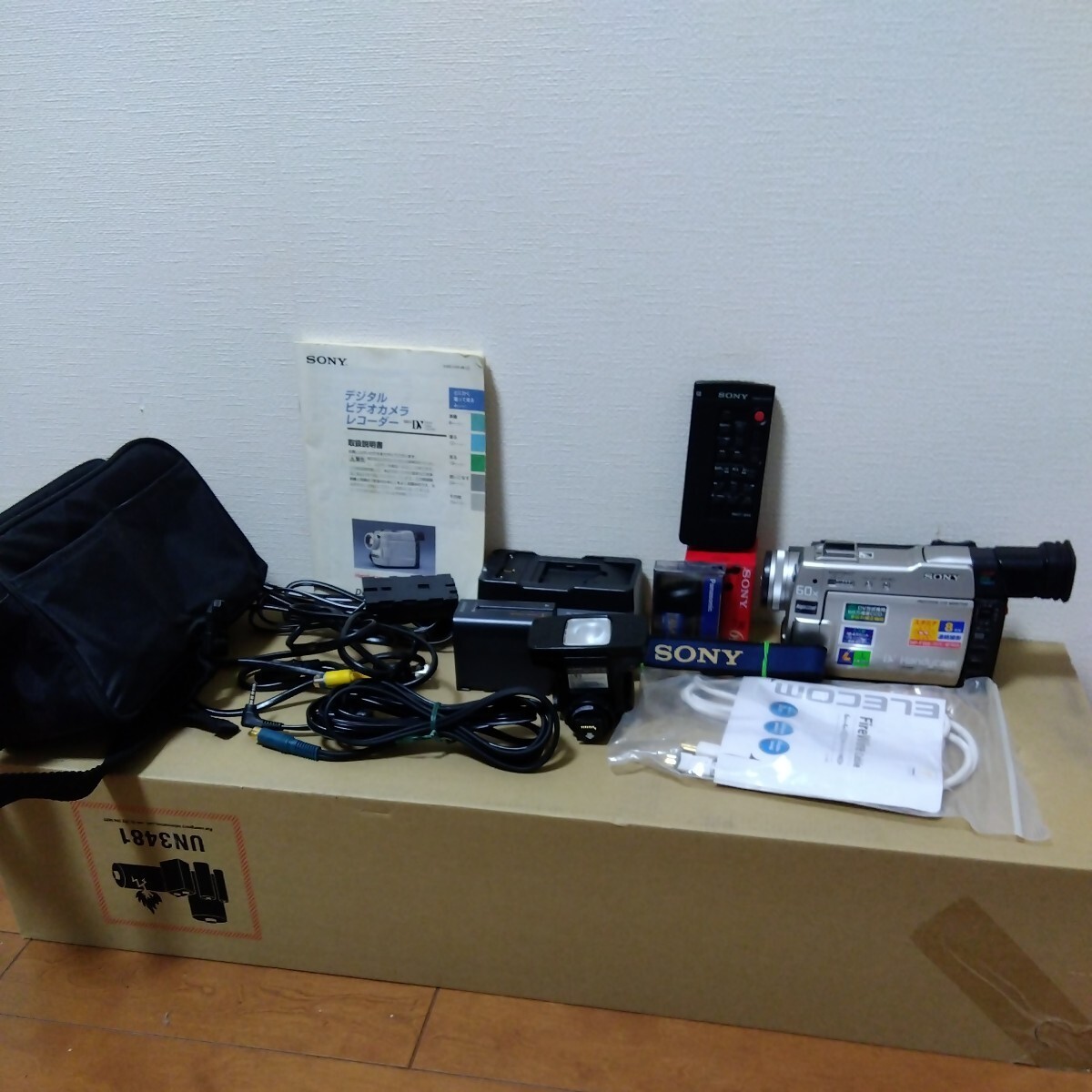 動作品 Sony DCR-TRV9 miniDV ビデオカメラ 付属品色々付拍卖