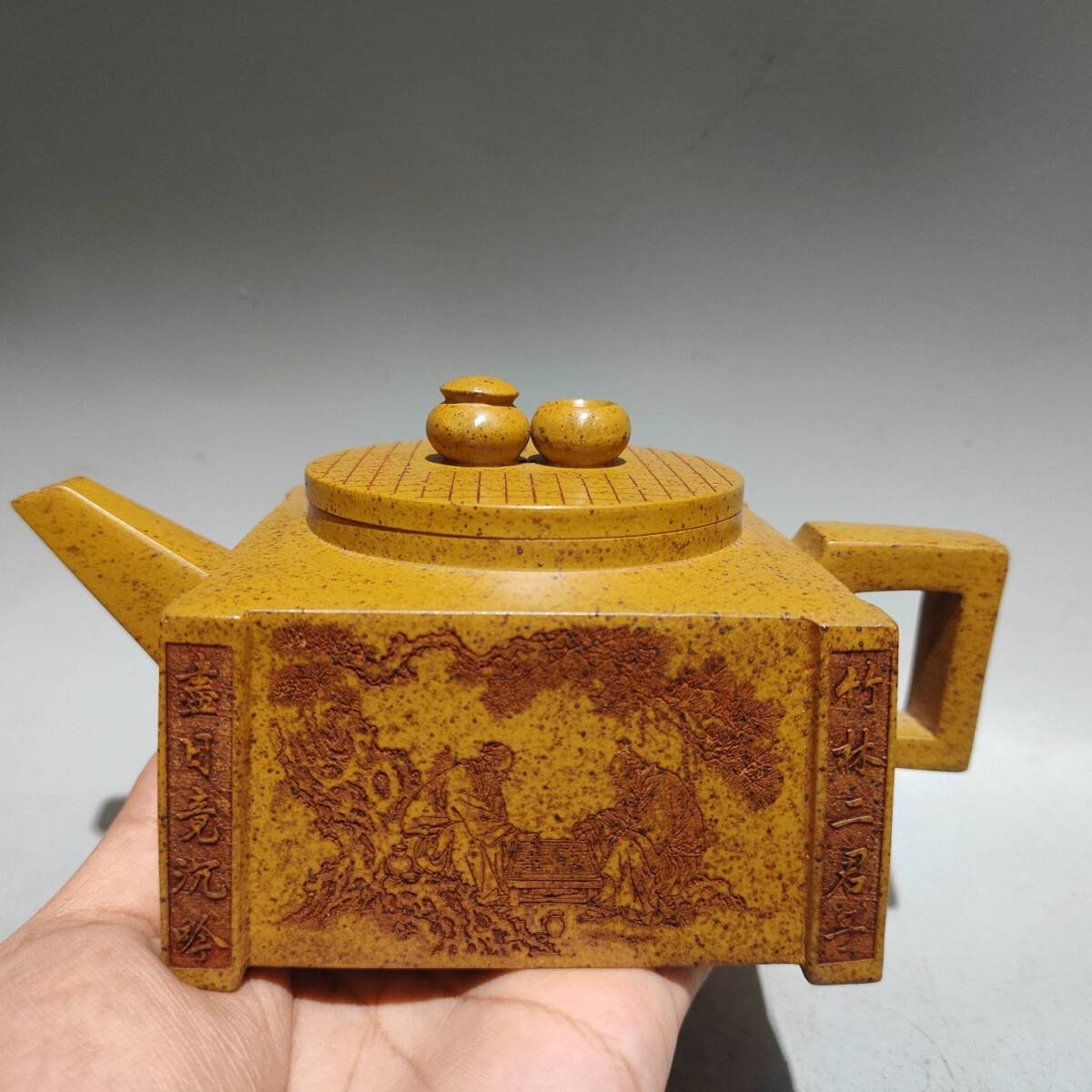 収蔵品 古紫砂 作者:陳紅 品名【樂在棋中】原礦龍骨金砂 茶壺 紫砂壺 急須 茶道具 煎茶道具 中国茶器 古美術品 中国唐物 時代物 骨董品拍卖