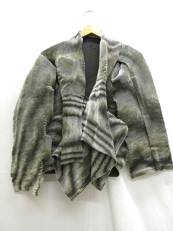 ISSEY MIYAKE イッセイミヤケ プリーツデザインカーディガン 衫 Cardigan M IM74-FJ951 ポリエステル50% レーヨン50% 日本製拍卖