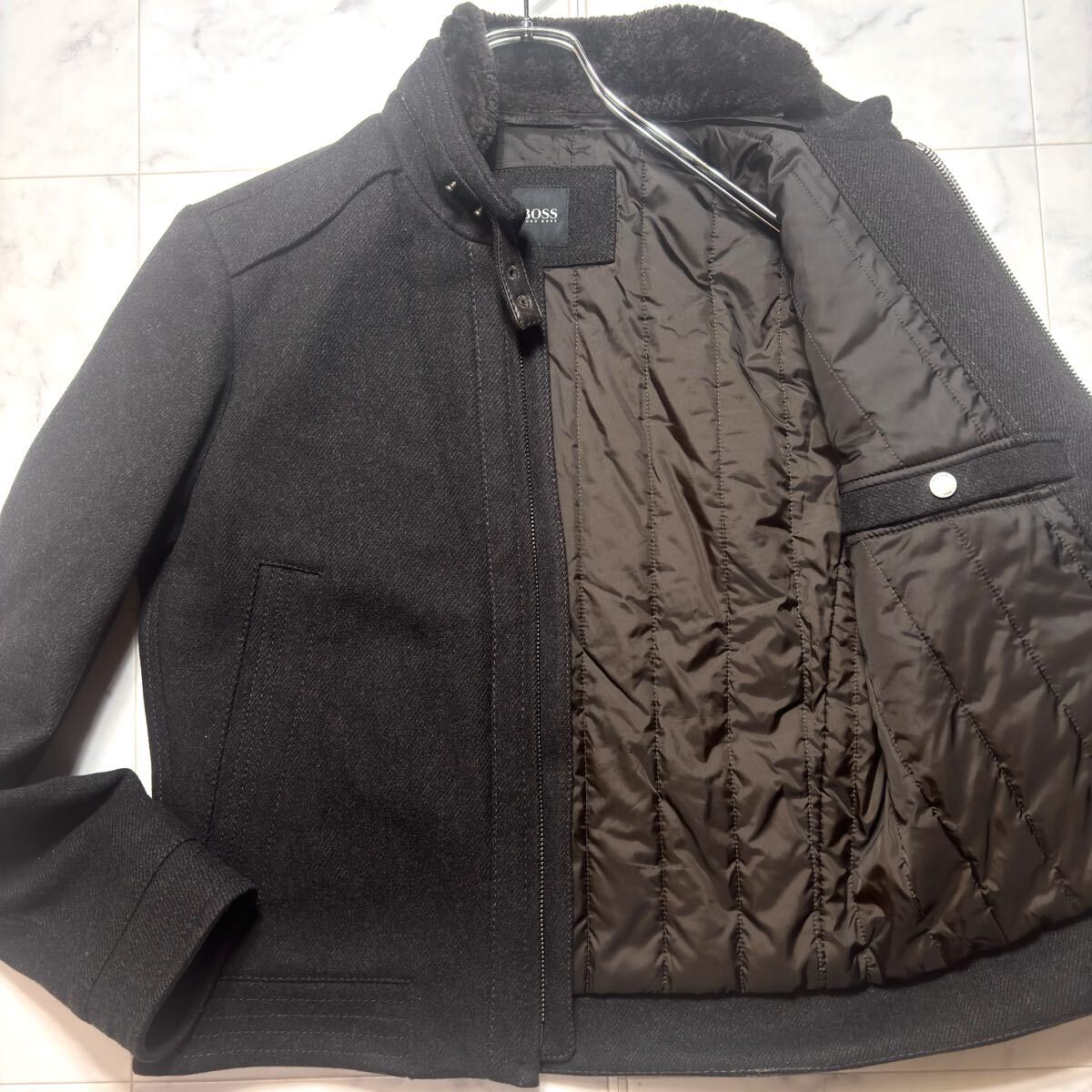 極美品 HUGO BOSS●メルトンウール ジャケット 襟ファー 着脱可 中綿 防寒 チンストラップ ライダース ブルゾン 茶 メンズ ヒューゴボス拍卖