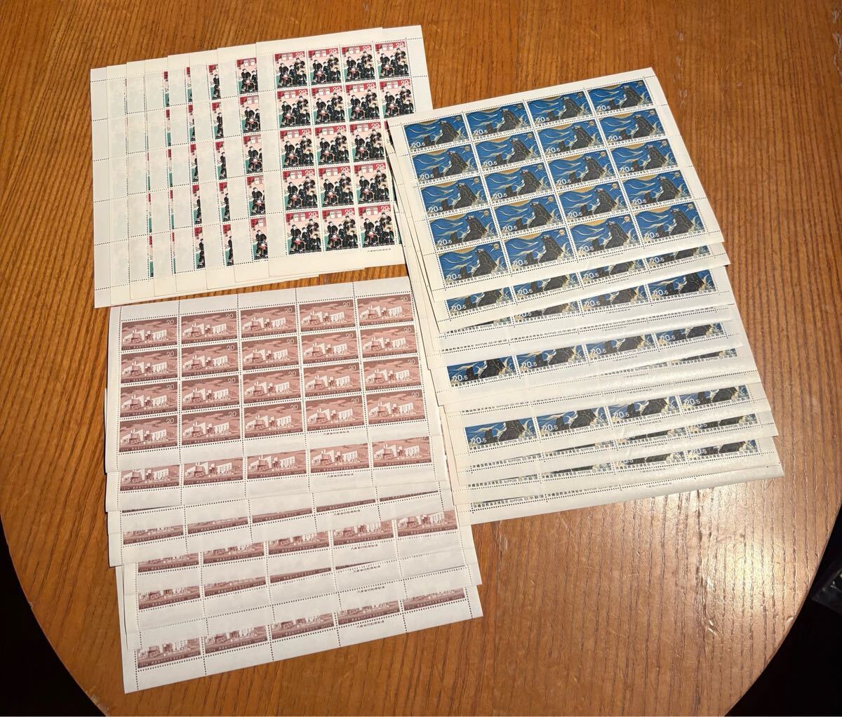 p17② 未使用 記念切手 切手シート 日本郵便 沖縄海洋博募金 おまわりさん誕生100年記念 最高裁判所庁舎落成 額面11,200円拍卖