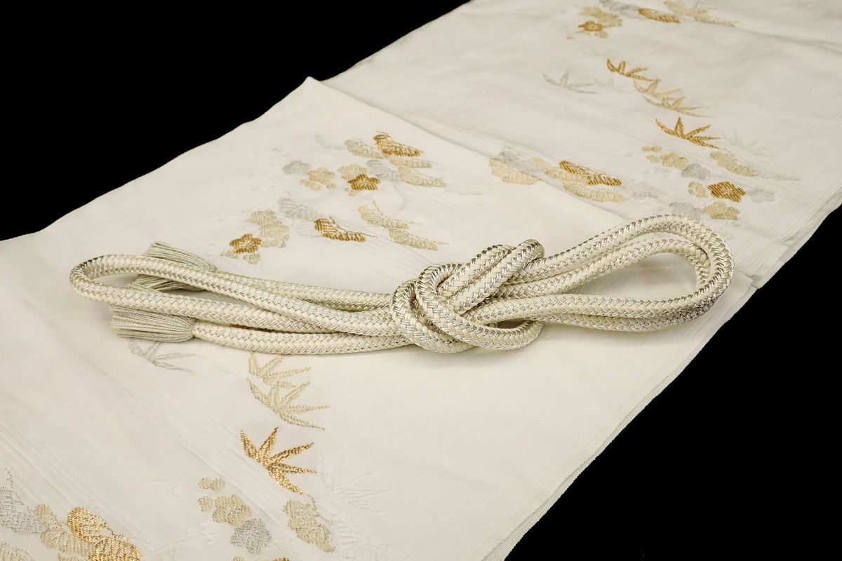 ▲和装品229 帯揚げ/帯締め 2点▲正絹/成人式/白×金色/着物/消費税0円拍卖
