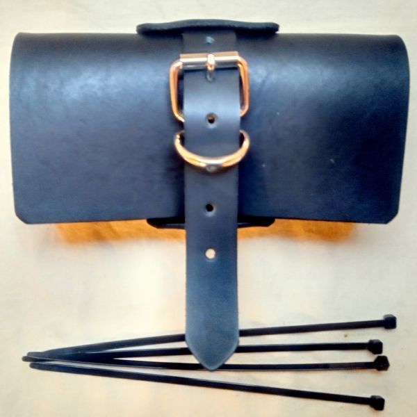 栃木産ブラックヌメ革コンパクトバッグ(訳あり拍卖