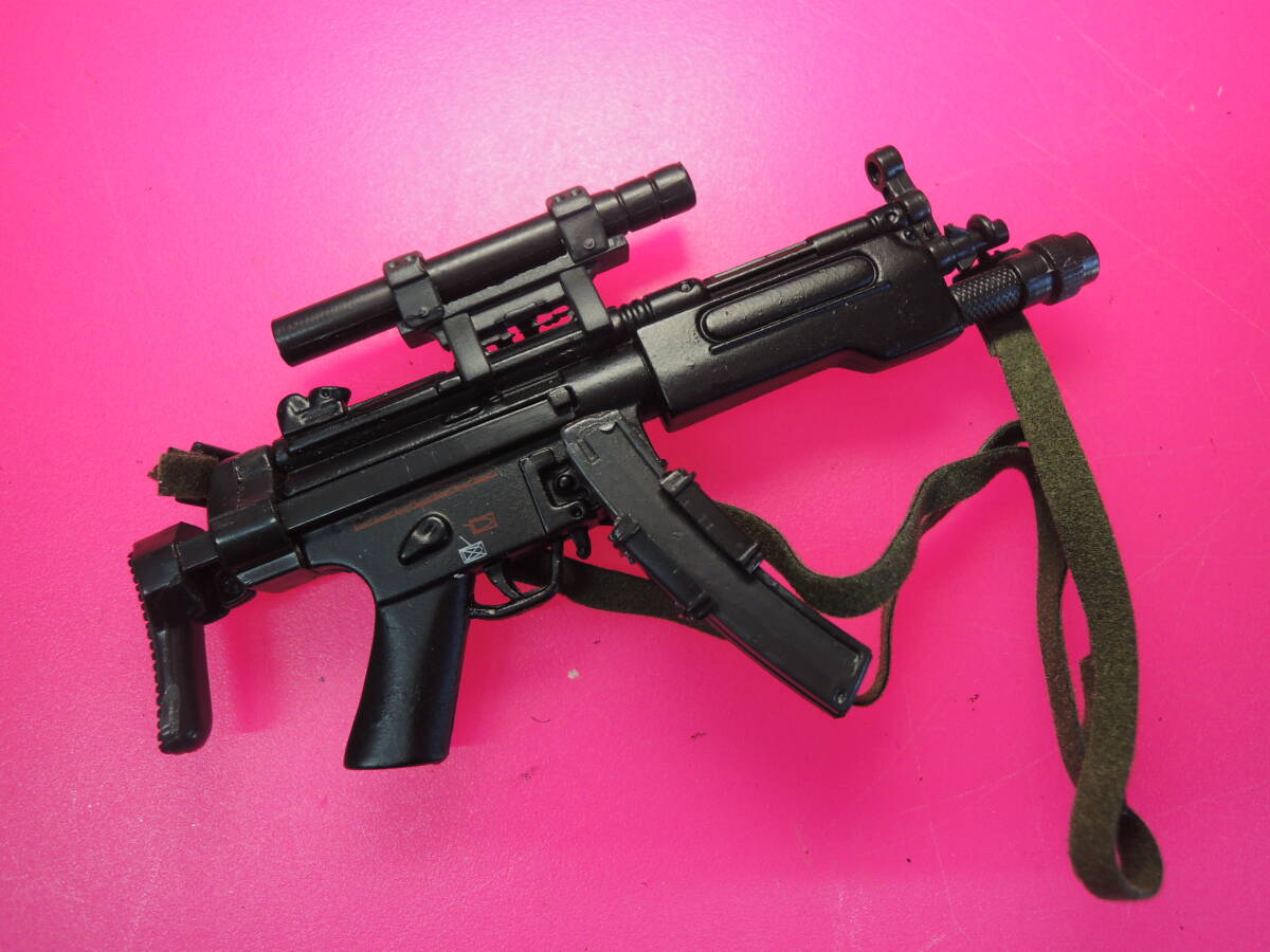 【同封発送・お取り置き可・ずっしり重い金属製】1/6 H&K MP5A5&マグライト&照準器&予備マガジン・セット/3R BBI ミリタリー ドラゴン拍卖