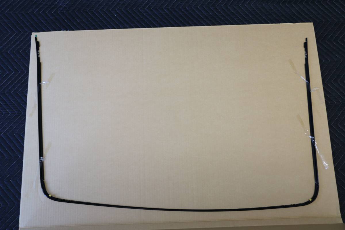 BNR32 スカイラインGT-R(他2ドア全車種)リアガラスモールファスナー 日産純正 79780-04U15 新品未使用 N32-58拍卖