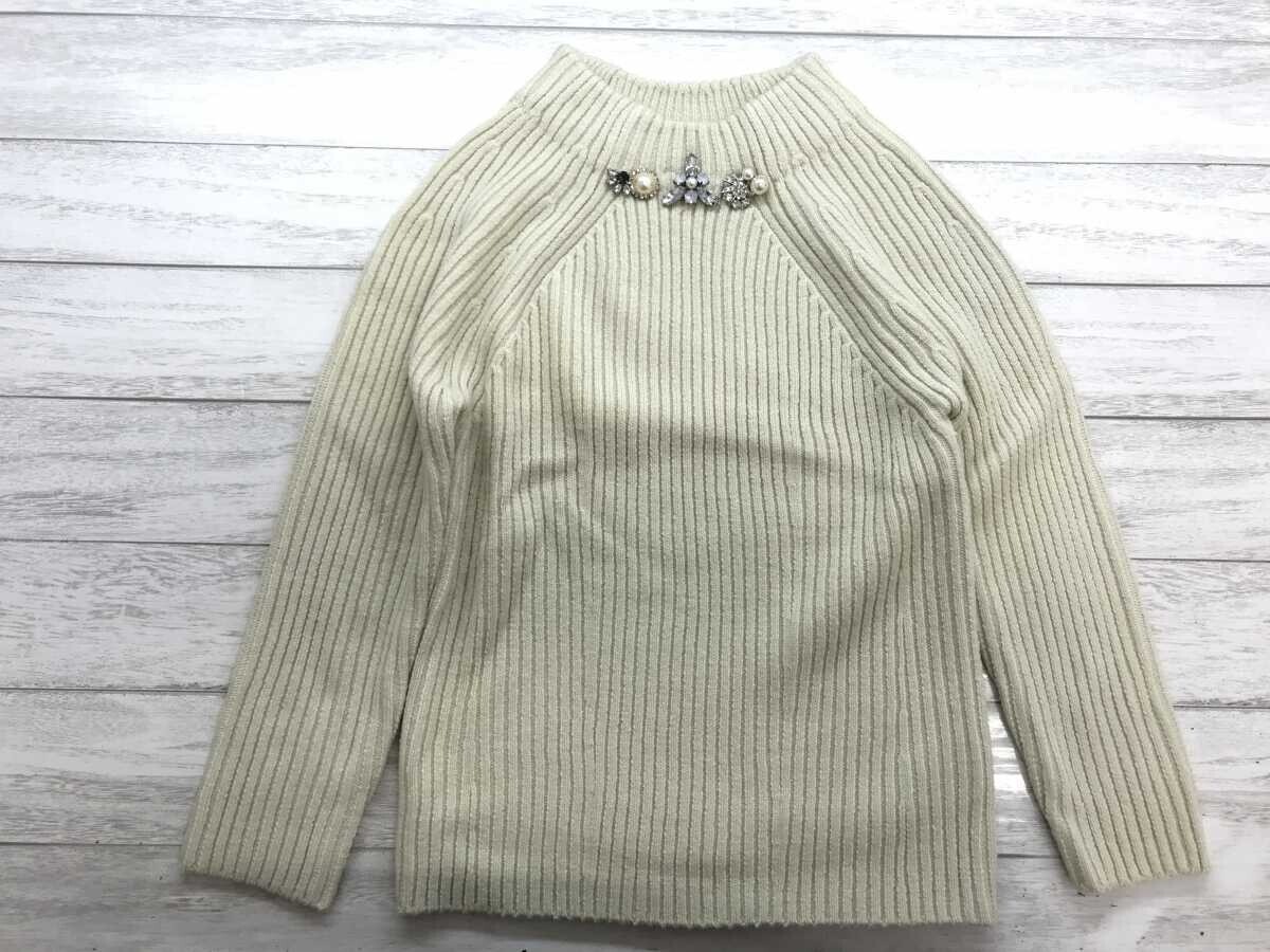 スナイデル Snidel フェミニン ガーリー パール ビジュー付き モックネック リブニットセーター レディース F オフホワイト E拍卖