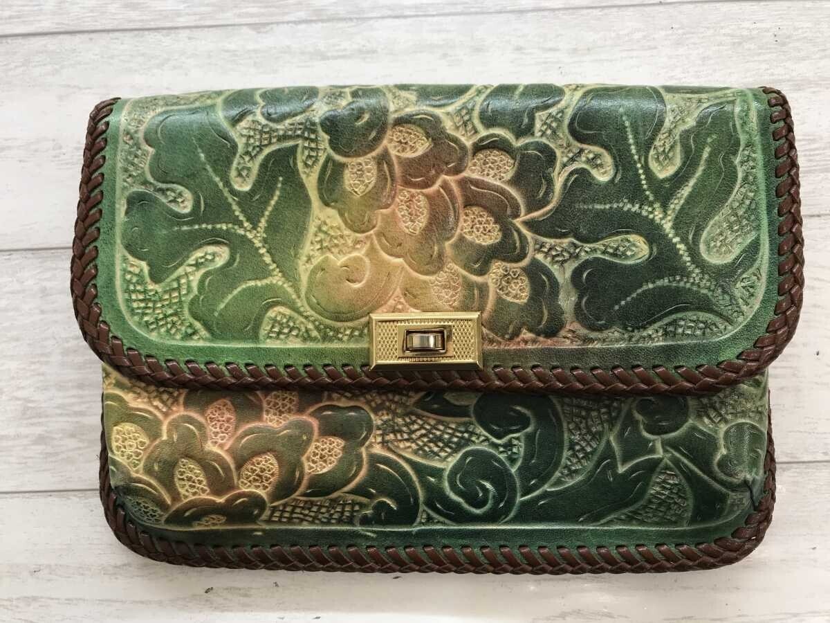 レトロ クラシック ヴィンテージ 型押し カービング ボタニカル総柄 レザー クラフト クラッチバッグ セカンドバッグ フラットポーチ 緑拍卖