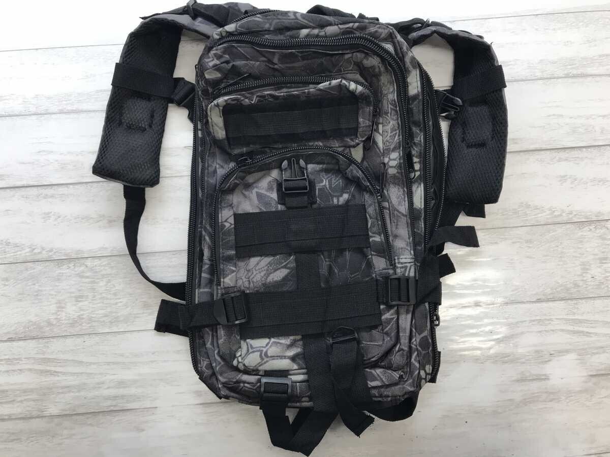 ミリタリー サバゲー ストリート タイフォン柄 迷彩カモフラ 多ポケット ベルト バックパック リュック デイパック メンズ グレー黒拍卖
