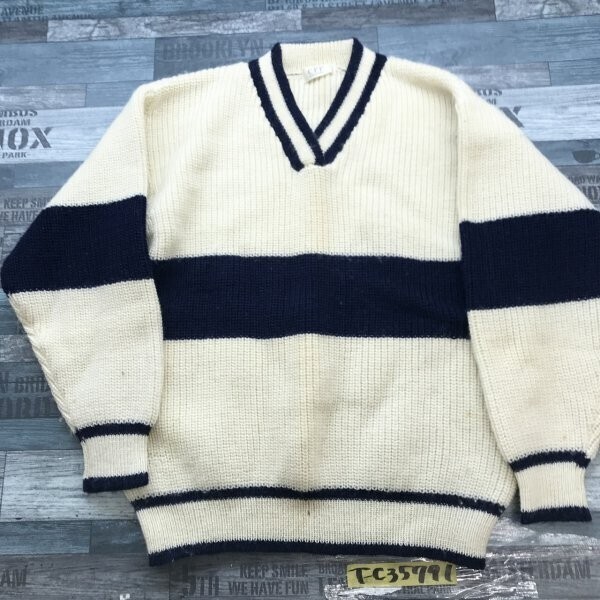 CPP メンズ 日本製 Vネック ウールニットセーター オフホワイト紺拍卖