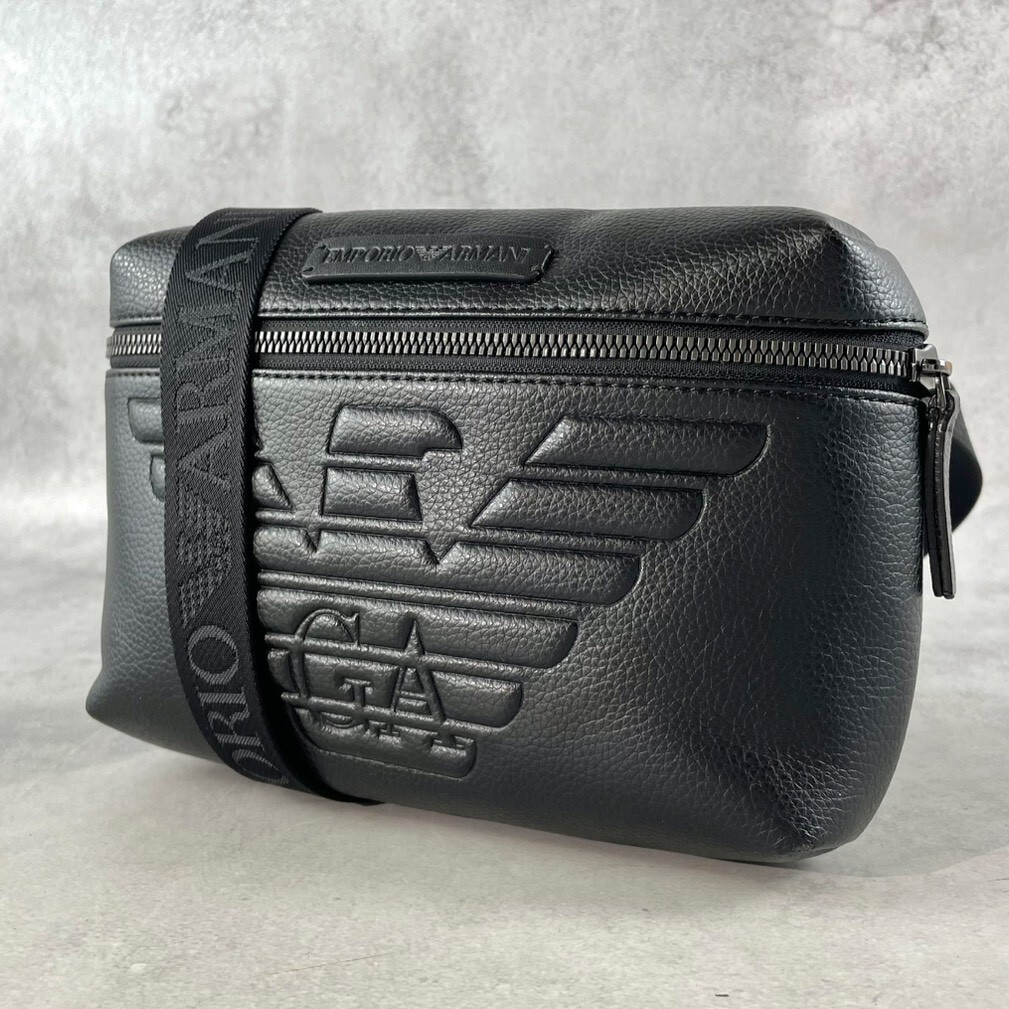 未使用保管品 EMPORIO ARMANI エンポリオアルマーニ ボディバッグ ショルダー エンボスロゴ イーグル レザー 本革 メンズ 黒 ブラック拍卖