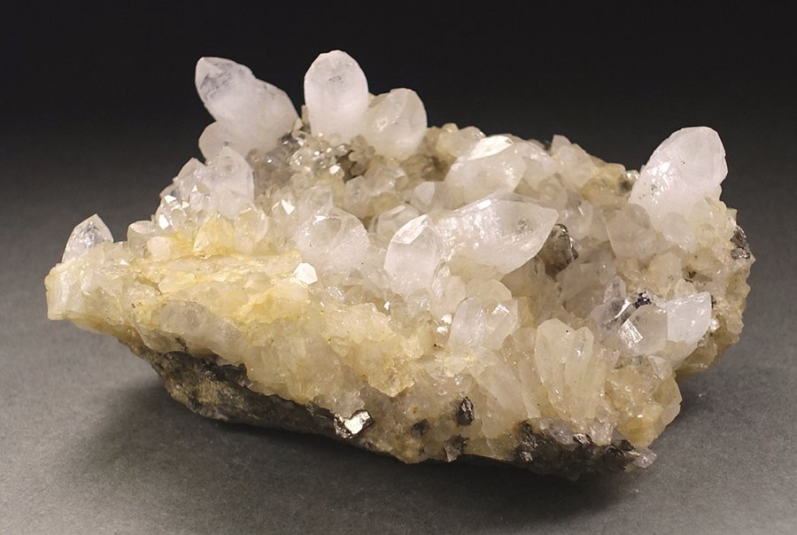 ∇花∇天然水晶原石 クォーツ・クラスター パイライト(黄鉄鉱)共生 幅10.4×7.4cm/重量362g 鉱物 天然石 宝石置物 群晶 D拍卖