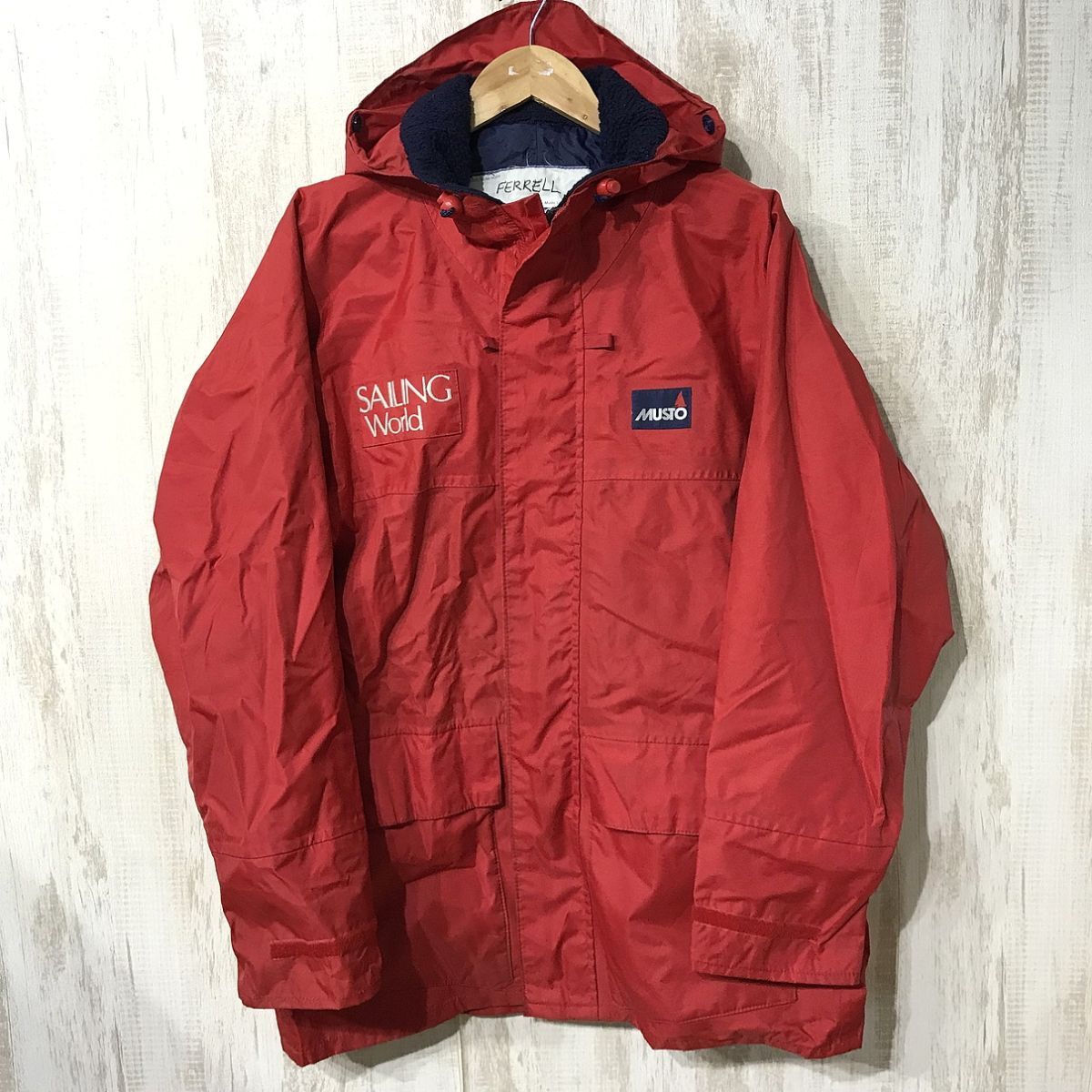 926☆【英国製 ユーロ古着 マウンテンパーカー】MUSTO ナイロンジャケット 赤 M拍卖
