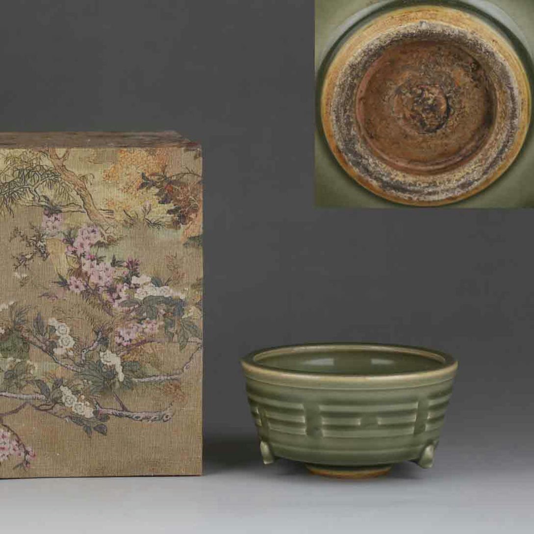 ▼渡鶴羽▼A0742宋代 龍泉青釉八卦紋炉・古陶磁器 ・珍品旧蔵・古賞物・時代物拍卖