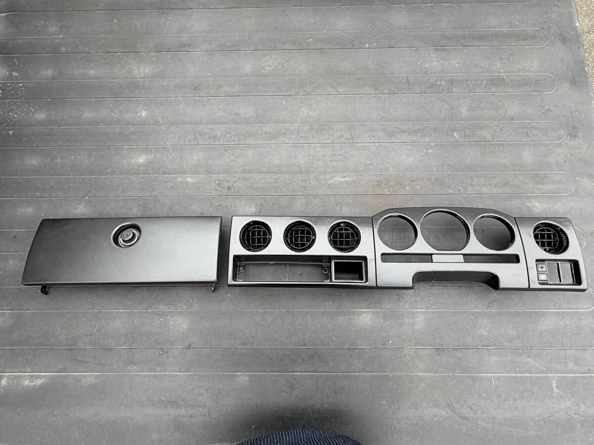 ジムニー JA22W JA12W メーター回りパネル、グローブボックス蓋フタ塗装品ブラック滑り止め跡ありジャンク拍卖
