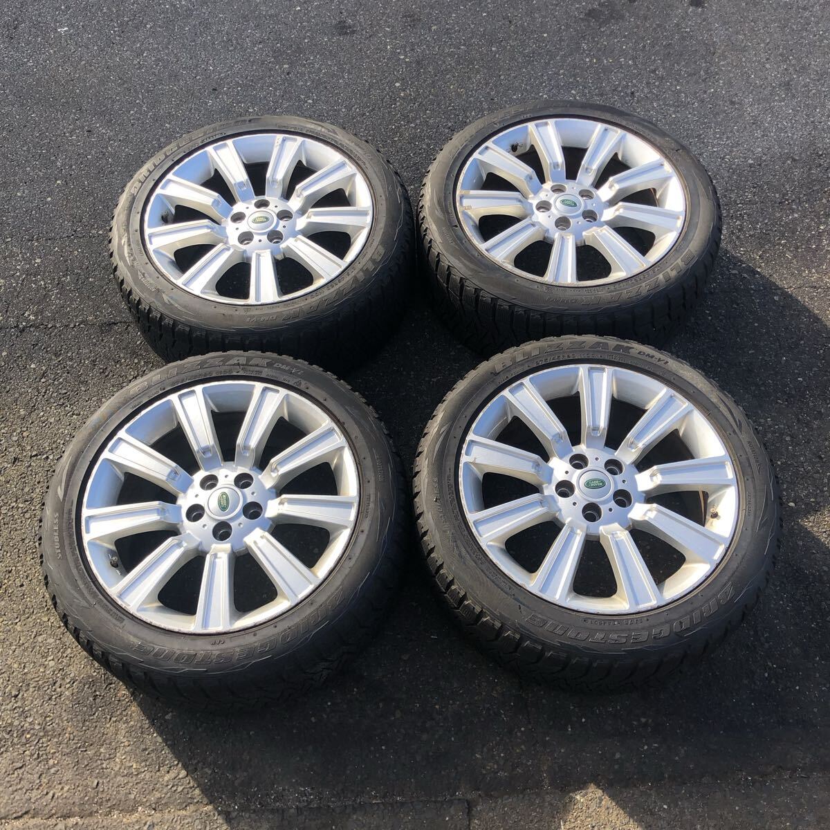 ランドローバー ホイール 9.5J×20H2 タイヤ スタッドレスタイヤ ブリヂストン BLIZZAK DM-VI 275/45R20 タイヤホイール 4本セット拍卖