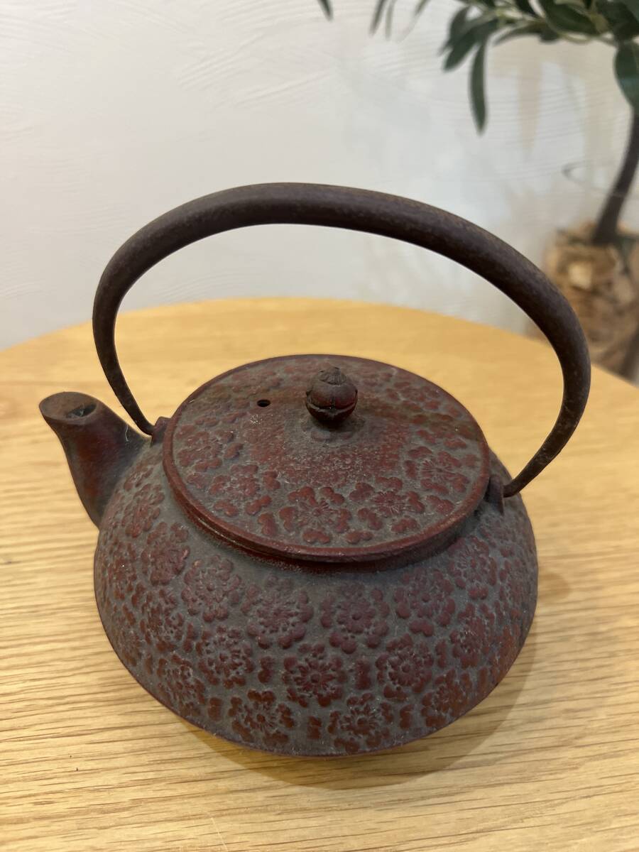 *10489 南部鉄器 合格証 シール 蓋 花柄 急須 茶器 鉄瓶 長期保管品拍卖