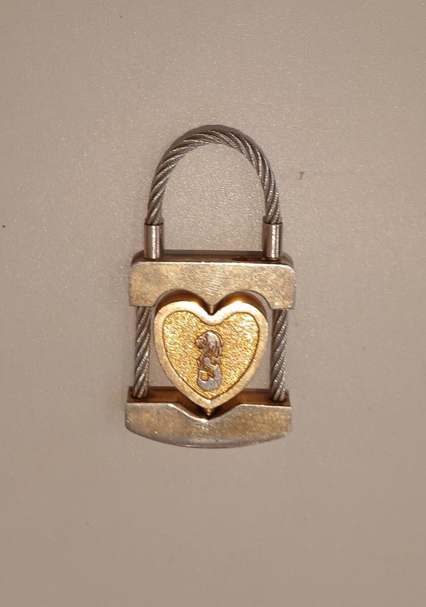 シンガポール 南京錠 型 カギ Singapore お土産 レトロ ビンテージ 雑貨 鍵 飾り ハート マーライオン 飾り拍卖
