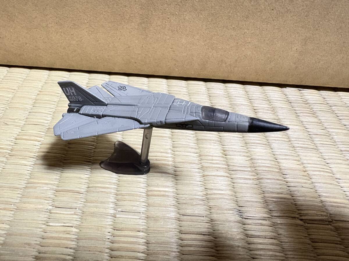 フルタ製菓 チョコエッグ 世界の戦闘機シリーズ 第5弾 F-111 アードヴァーク拍卖