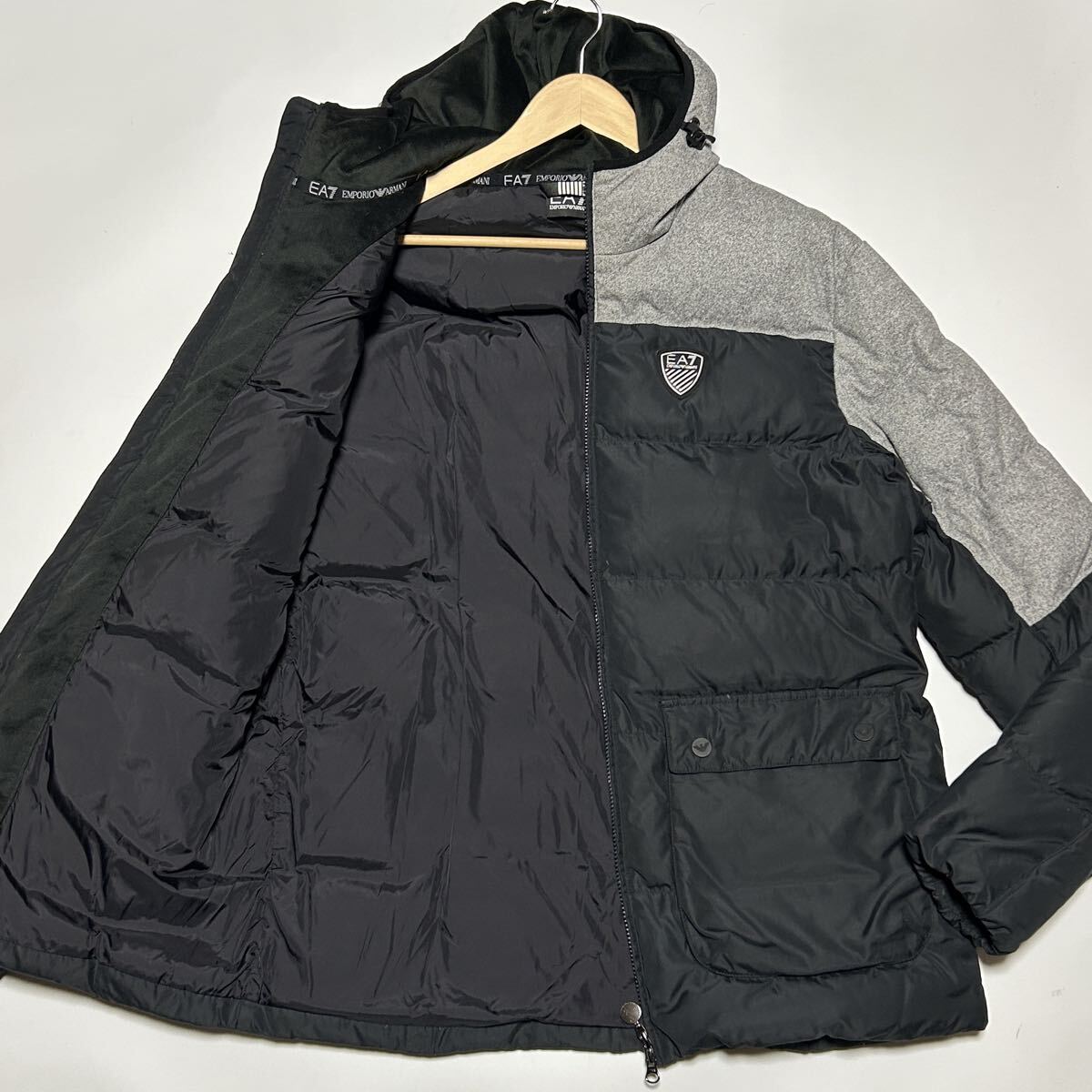 極美品/特大!XXLサイズ★エンポリオアルマーニ EMPORIO ARMANI ダウンジャケット EA7 メタルロゴプレート 最高級 パーカー ブルゾン 極暖拍卖