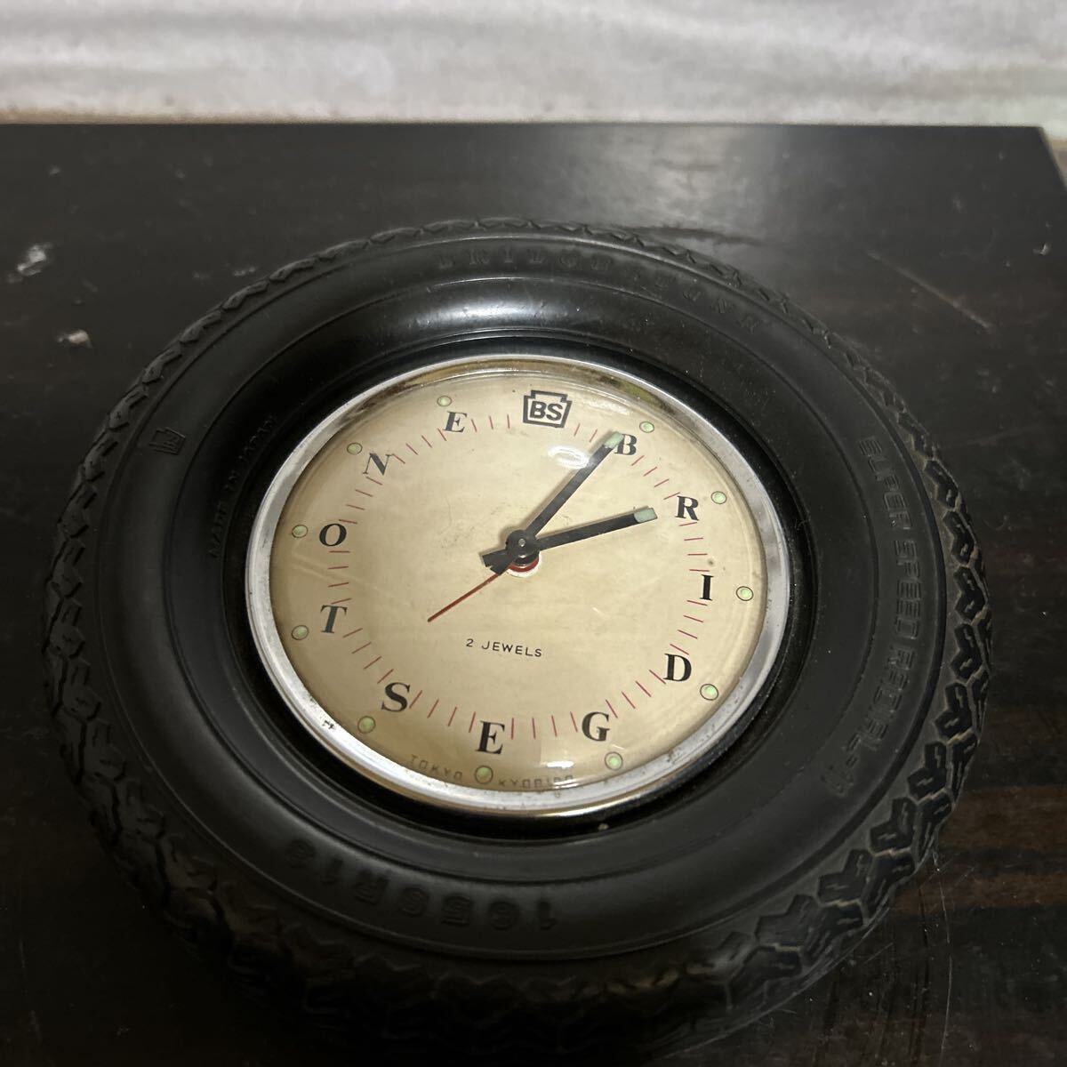 昭和レトロ 置時計 ゼンマイ式、ブリヂストンタイヤの置き時計拍卖