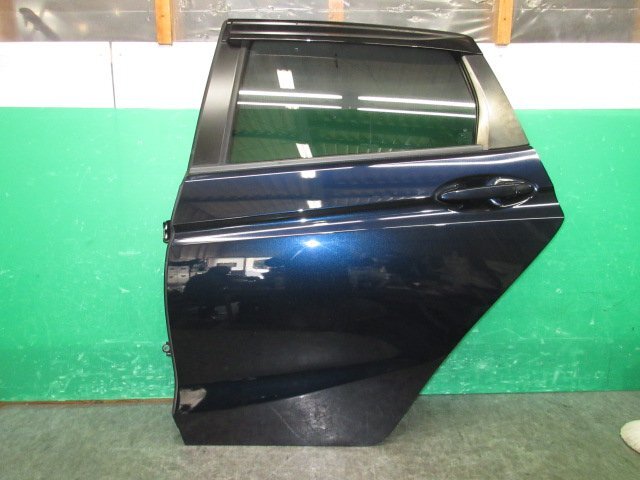 ☆ ホンダ シャトル ハイブリッド DAA-GP7-1038・・・ 純正 左 リアドア 67550-T5A-N10ZZ (I-3-1) ☆拍卖