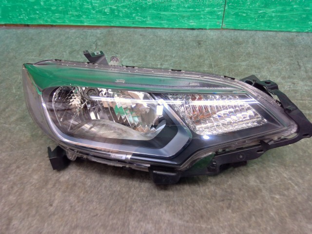 フィット DAA-GP5 右ヘッドランプASSY ハイブリッド Fパッケージ 33100-T5A-J11拍卖