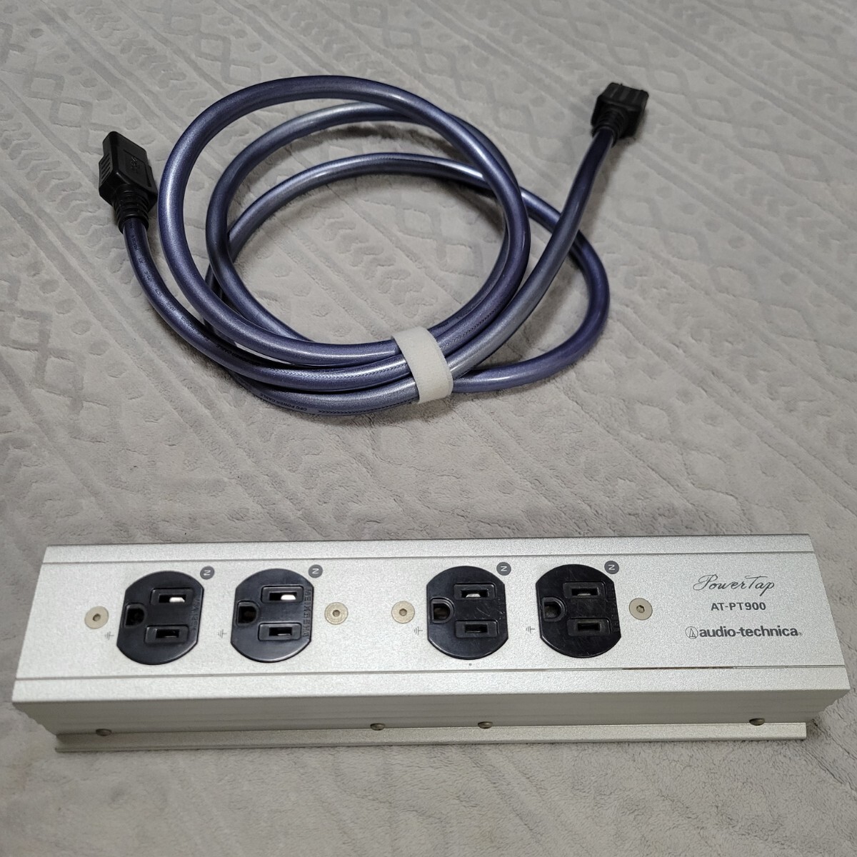即決 オーディオテクニカ AT-PT900 電源タップ audio-technica 電源ケーブル AT-PC1000 2m拍卖