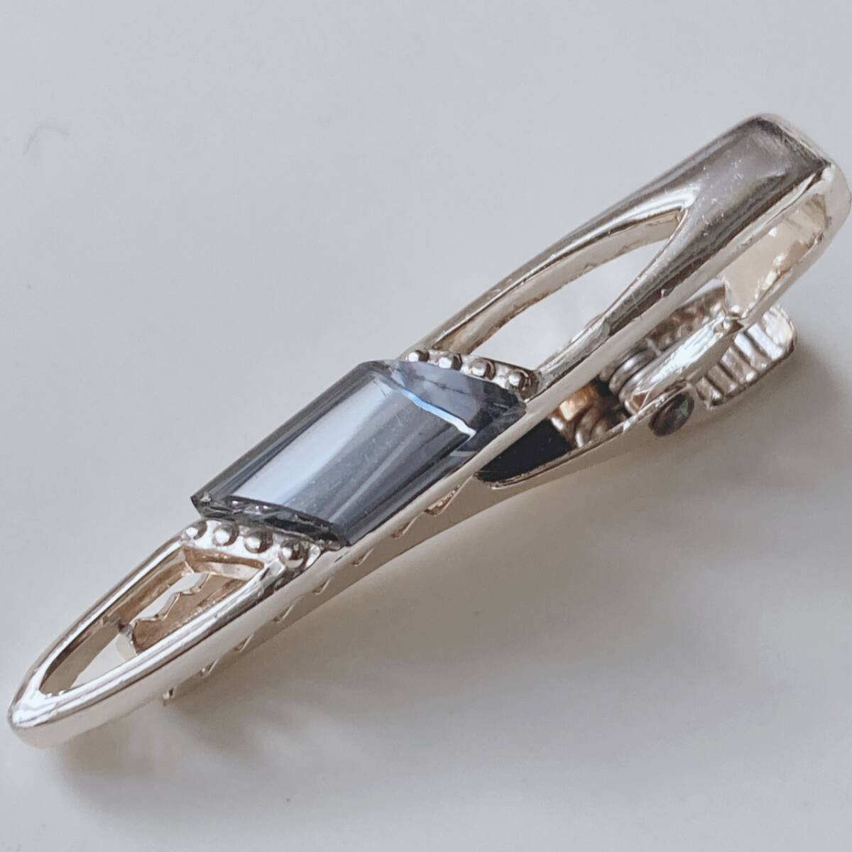 ヴィンテージタイピン R.GOLD シルバートーン スモーキー タイバー ネクタイピン 美品■Vintage jewelry accessoriesF0377拍卖