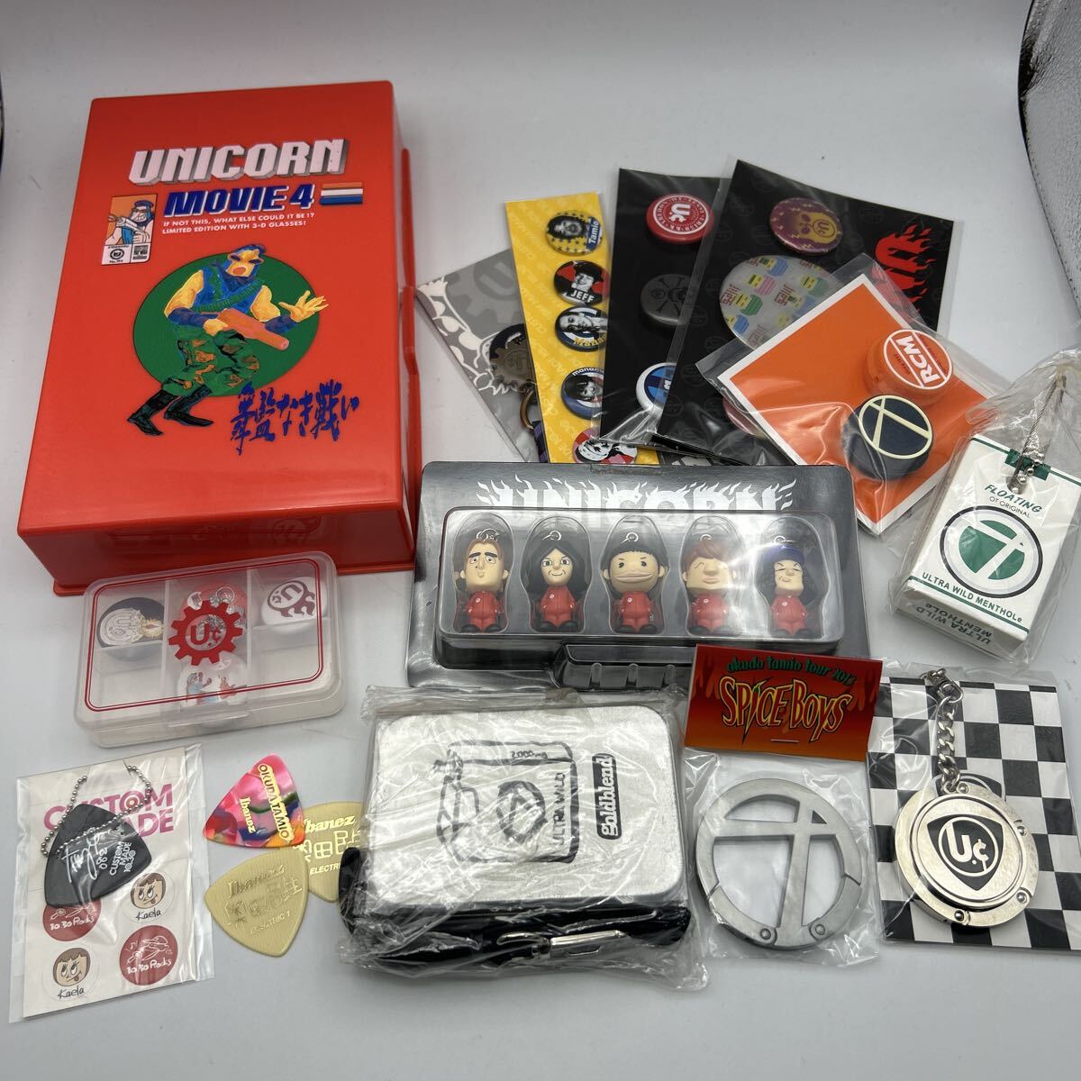 1円〜 ツアーグッズ 奥田民生 ユニコーン グッズ ピンバッジ ギター ピッグ チャーム ストラップ など いろいろまとめて 売り切り拍卖