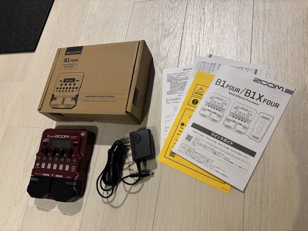 美品中古オマケ付き / B1 FOUR / ZOOM / ベース用マルチエフェクター / ズーム拍卖