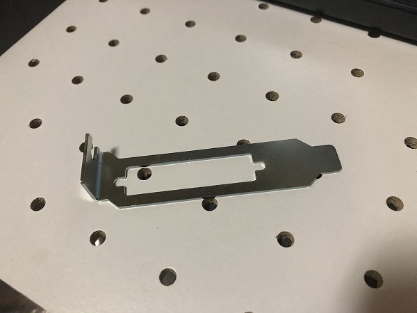 SCSI ロープロファイル ブラケット adaptec 2902/2906用(LB240801)拍卖