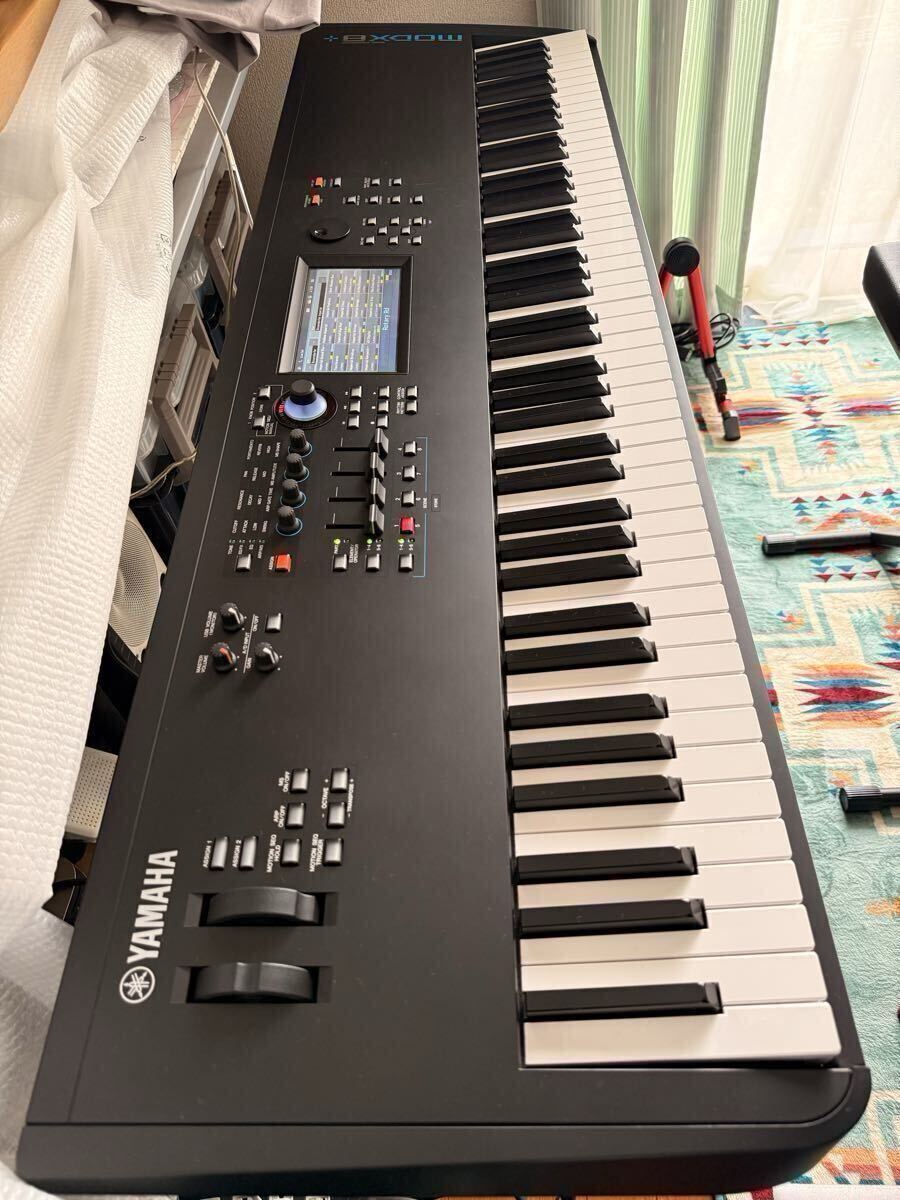 【美品・付属物多数】YAMAHA MODX8+ 88鍵 GHS鍵盤 サウンドライブラリ複数インストール済み & 未開封 専用ツアーケース/キャスター付 拍卖