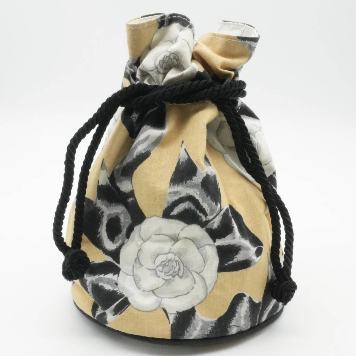 ★美品 シャネル カメリア 巾着 ポーチ ベージュ/24-4878S拍卖