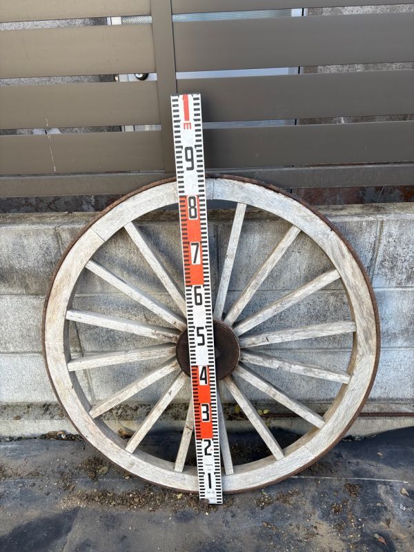送料込み 現状品 大八車 車輪 径約90センチ 木製 鉄輪 山車 牛車 馬車 アンティーク オブジェ ガーデン ファニチャー A拍卖