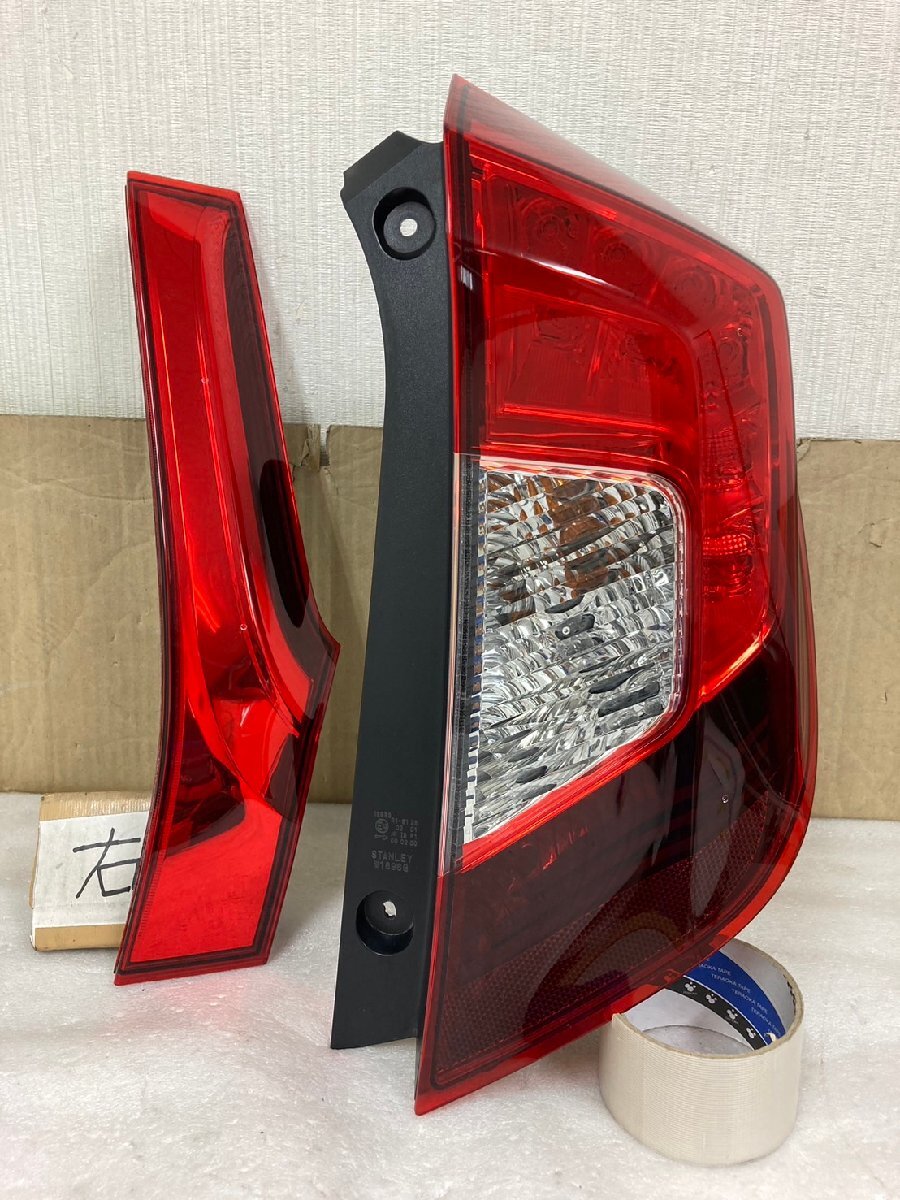 ★美品★ ホンダ フィット GK3 純正 右 テールライト テールランプ セット! 右側 スタンレー STANLEY W1696G W1693 磨き済 点灯OK 802327拍卖