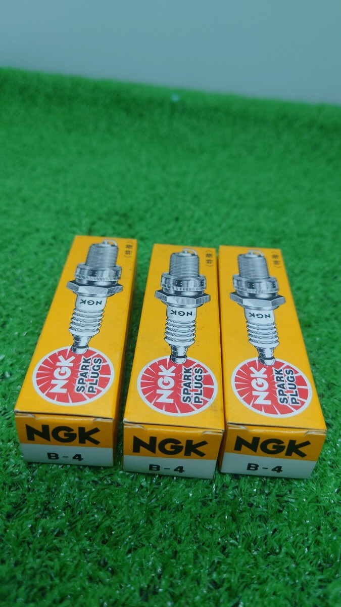 スパークプラグ NGK 日本特殊陶業B-4 3本セット 未使用拍卖