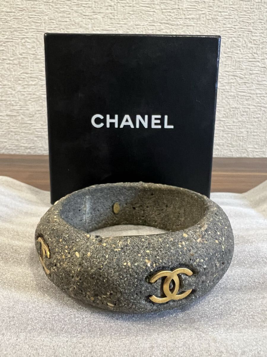 超希少/ CHANEL シャネル ココマーク ヴィンテージ バングル ブレスレット 1994年 カール・ラガーフェルド 石 コンクリート 中古 当時物拍卖