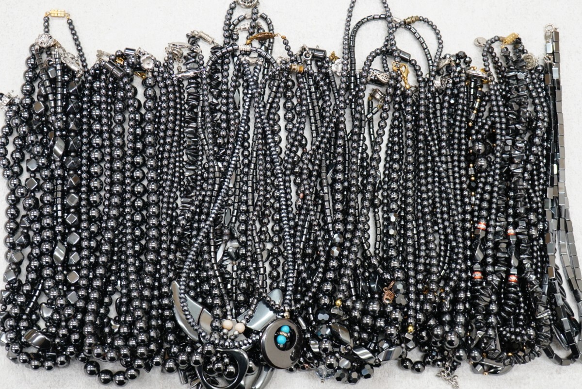 D1049 大量 グレー/ブラック/黒色系 ヴィンテージ ネックレス 50点 アクセサリー アンティーク まとめて おまとめ まとめ売り ペンダント拍卖