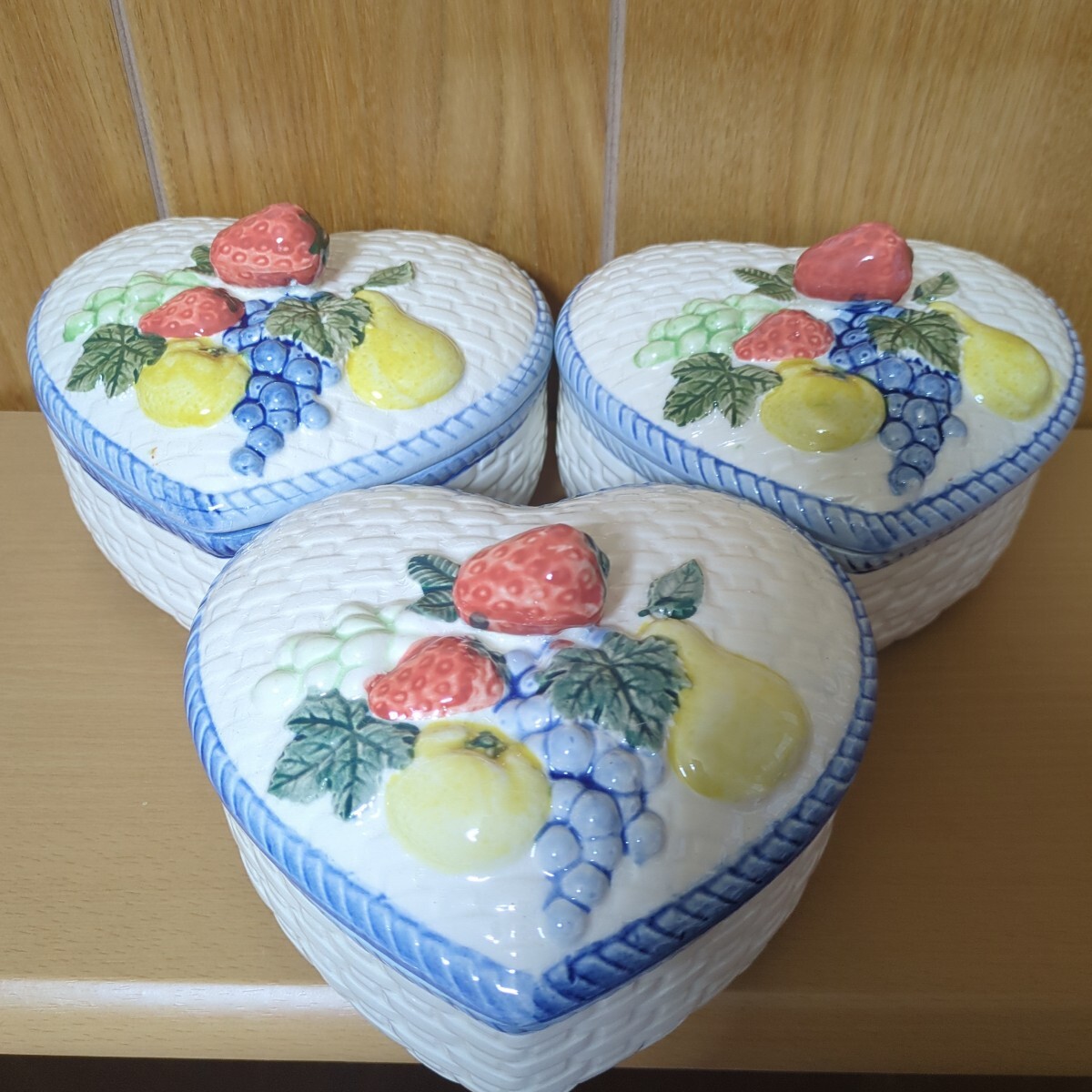 ハート型 蓋付き陶器 3点セット 菓子入れ 小物入れ拍卖