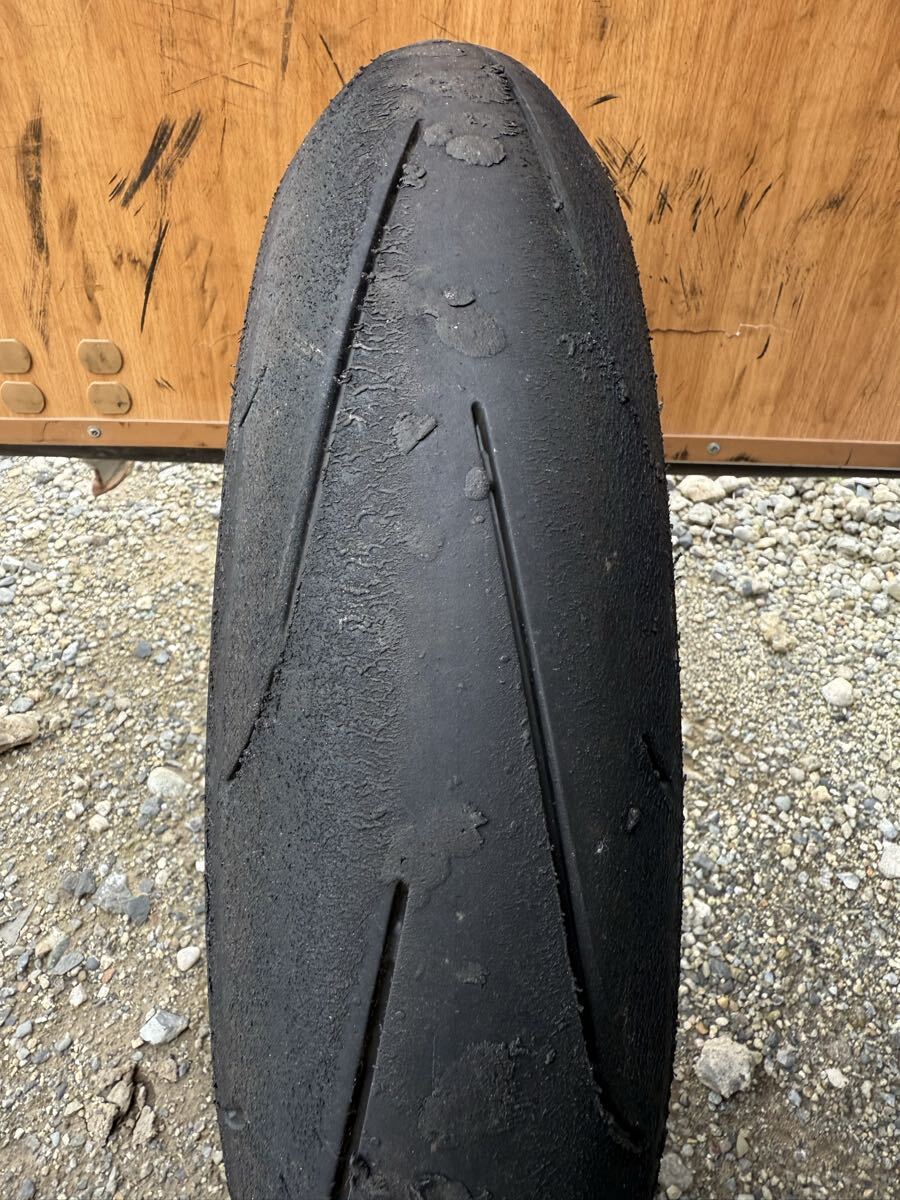 中古MCタイヤ 2024年製造 DUNLOP SPORTMAX Q5S 120/70ZR17 スポーツマックス 120 70 17 4324 K2D-2拍卖