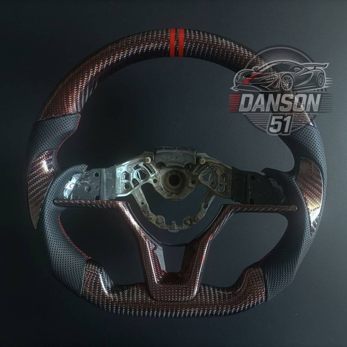 リアルカーボン・パンチングレザー製 日産X-TRAILエクストレイル DBA-NT32後期 ステアリング1個 スイッチカバー付く 色指定可能拍卖