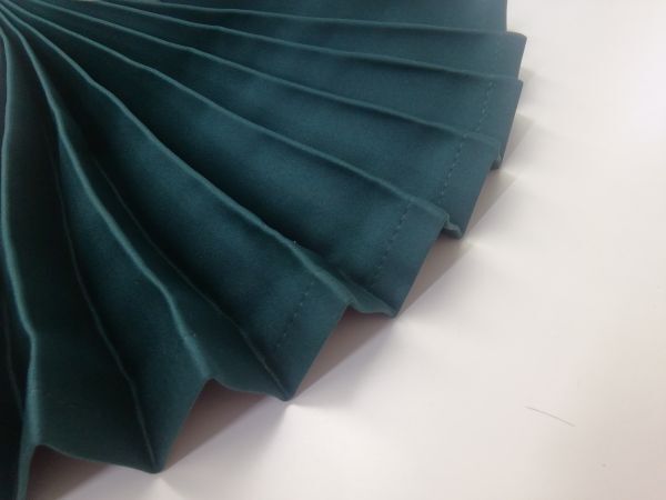 遮光性 アコーディオン仮眠カーテン グリーン(モスグリーン) 巾240㎝×丈90㎝ 2枚入り 4t~大型用 日本製拍卖