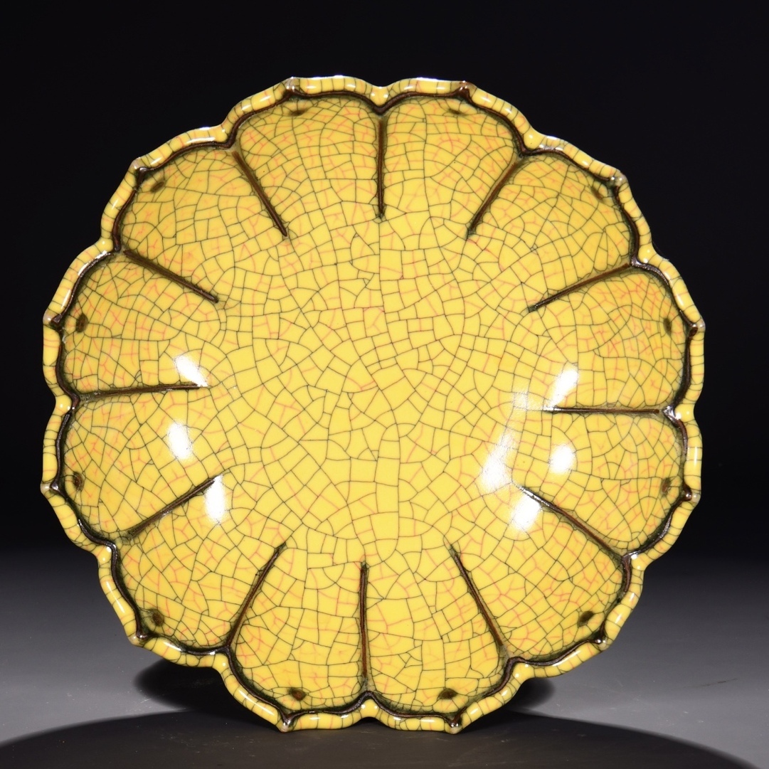 明時代 哥窯 金糸鉄線 蓮弁水洗 皿 賞盤 盤 茶道具 茶具 古陶磁器 唐物 陶芸 古賞物 時代物 骨董品 旧家蔵出し 古美術品 古置物古玩1110拍卖