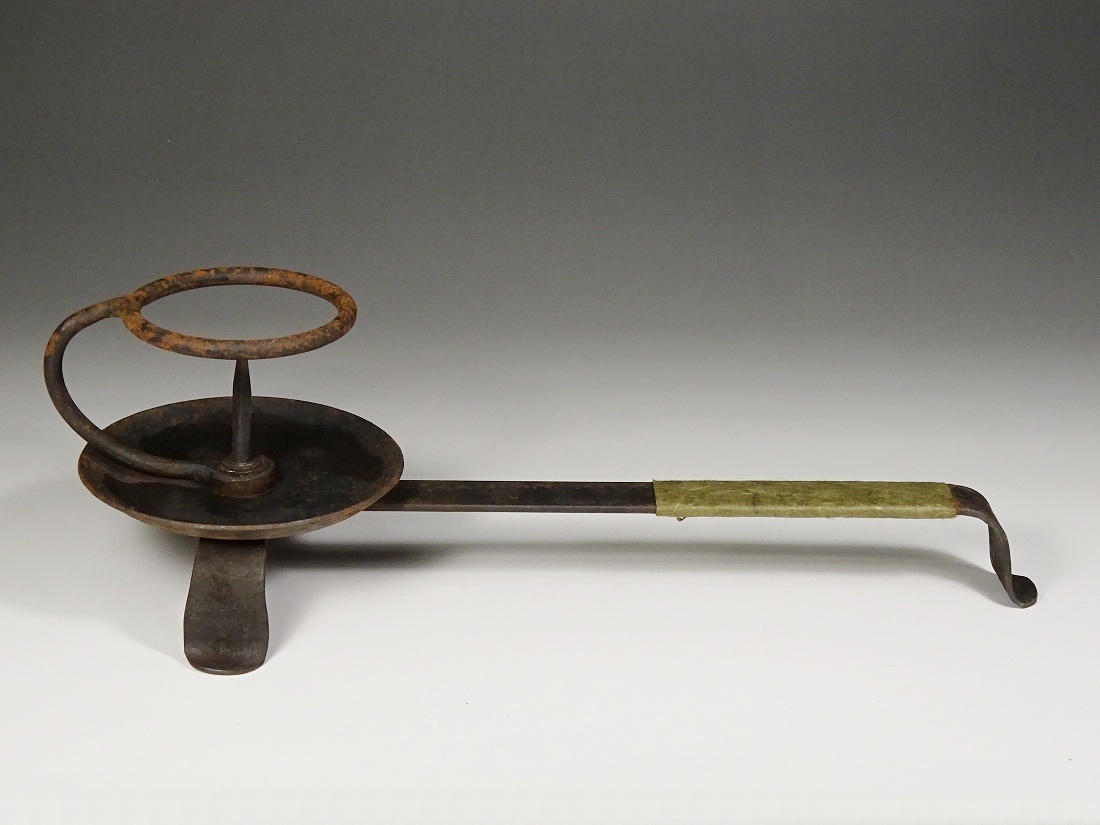 6914■時代物 手燭 燭台 鉄製 ろうそく立て アンティーク拍卖