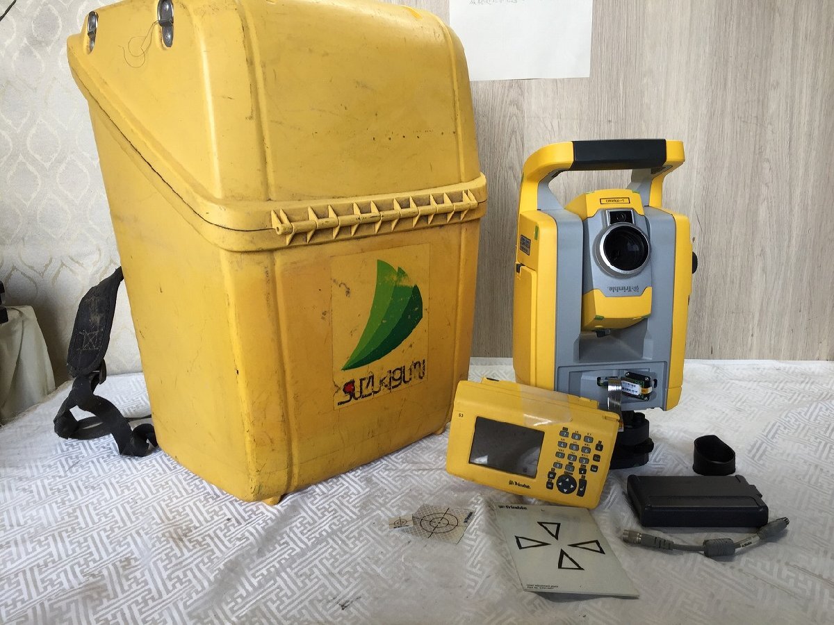 ◆Trimble S3 自動追尾 トータルステーション 測量機器 バッテリー付き ジャンク 要画像確認【E1107L11-1FOKU】拍卖