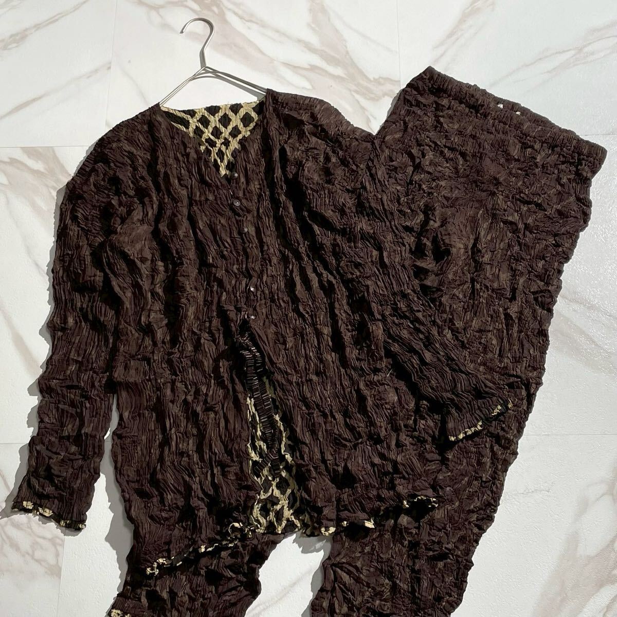 極美品 99SS◆ISSEY MIYAKE パンツセットアップ ジャケット プリーツ加工 2way リバーシブル ブラウン チェック イッセイミヤケ レディース拍卖