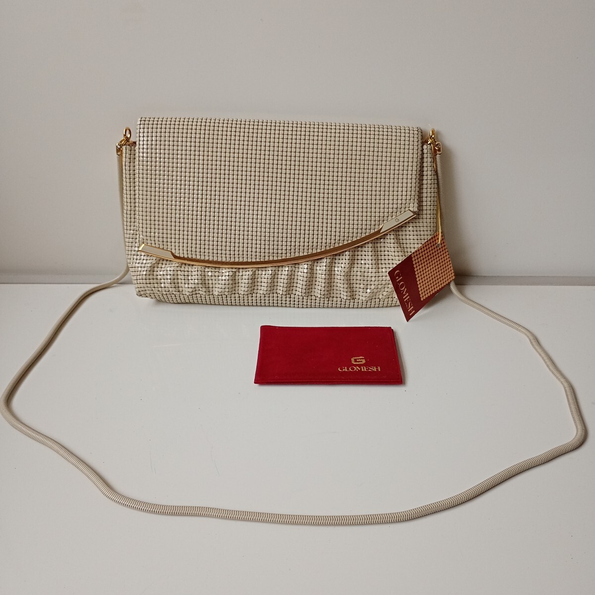 【GLOMESH】タグ付き グロメッシュ ビーズメッシュ パーティーバッグ 鏡付き ショルダー クリーム色 アイボリー拍卖
