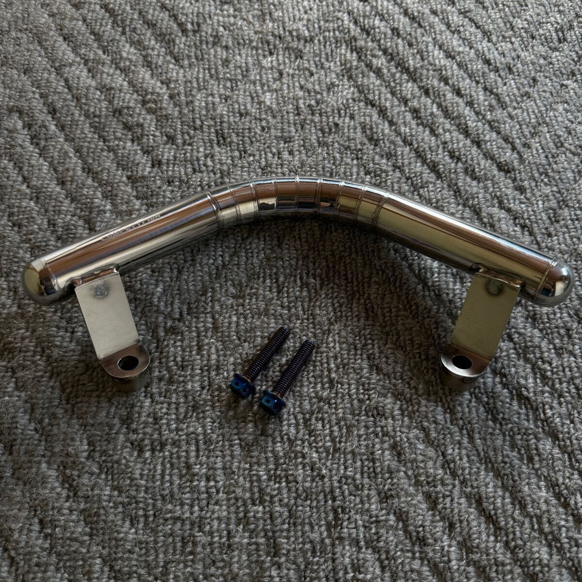 シグナスX 4型 5型 タンデムバー チタンカラーボルト付き拍卖